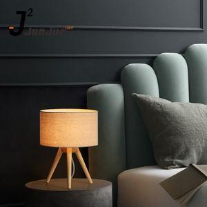 Moderne <span class=keywords><strong>bois</strong></span> <span class=keywords><strong>trépied</strong></span> <span class=keywords><strong>lampe</strong></span> de table de base - Product Image 4