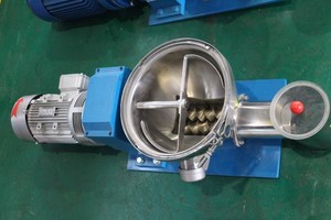 Alimentateur automatique de vis pour extrudeuse de plastique - Product Image 4