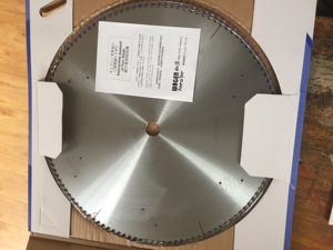 LJZ2-CNC-500X4200 ЧПУ двойной головкой торцовочная пила угловой режущий станок для алюминиевых и ПВХ