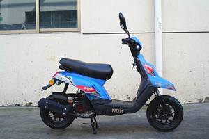 Scooter Coloré à Essence 50 cm³ de Haute Qualité, Directement de l'Usine Chinoise - Product Image 3