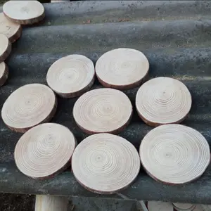 Natürliche Kiefer Runde unvollendete Holz scheiben Kreise mit Baumrinde Holz scheiben DIY Handwerk Hochzeits feier DIY Puppenhaus Dekorationen