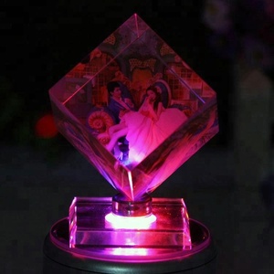 Comercio al por mayor <span class=keywords><strong>de</strong></span> múltiples funciones blanco 3D láser grabado cristal 360 girar <span class=keywords><strong>Cubo</strong></span> <span class=keywords><strong>de</strong></span> <span class=keywords><strong>Rubik</strong></span> - Product Image 4