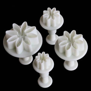 HY 4pcs Daisy Flower Plongeur Cutters Fondant Cookie Cutters Sugarcraft Gâteau Décoration Outils - Product Image 3