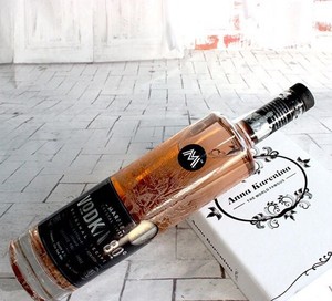 Botella de whisky al por mayor con impresión de logotipo personalizado botella para bebidas alcohólicas botella de brandy de cristal supertransparente con corcho de madera 750ml - Product Image 1