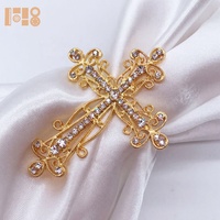 Vente en gros de ronds de serviette en métal vintage avec diamant en cristal et croix en or pour baptême, décoration de table de fête