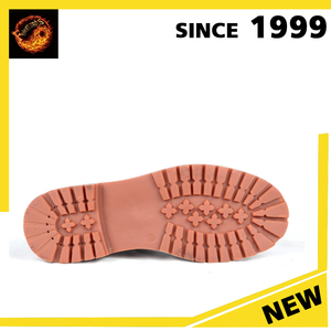 Venta al por mayor de China varios colores de Avilable bota de <span class=keywords><strong>trabajo</strong></span> hombre de cuero nobuck de arranque botas - Product Image 3