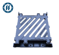 Grille de couverture de trou d'homme carrée en fonte ductile personnalisée avec charnière