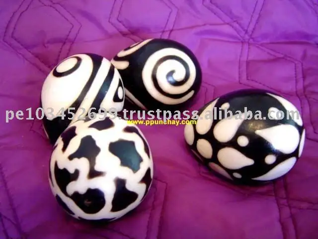 Chulucanas ceramic Egg Peru