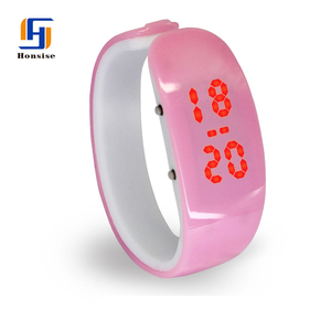 2017 Venta al por mayor Del Encanto de La Manera Señoras Reloj De Pulsera De Lujo Para Las Niñas - Product Image 1