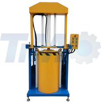 Compacteur hydraulique pour bouteilles en PET