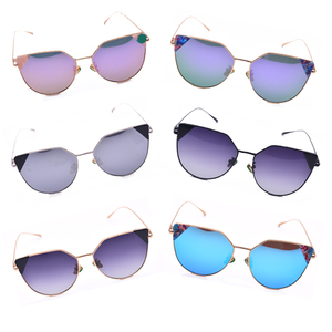 Nuevo diseño para mujer gafas <span class=keywords><strong>de</strong></span> sol súper delgada curva pieza final <span class=keywords><strong>de</strong></span> ojo <span class=keywords><strong>de</strong></span> gato gafas <span class=keywords><strong>de</strong></span> sol polarizadas <span class=keywords><strong>al</strong></span> por mayor - Product Image 6