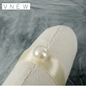 Blanc personnalisé broderie tissu <span class=keywords><strong>cintre</strong></span> <span class=keywords><strong>satin</strong></span> vêtements cintres - Product Image 6