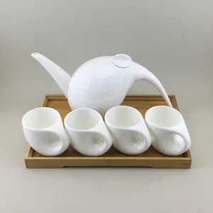 Irregolare unico design moderno elegante fine porcellana tea set con vassoio di bambù, 5pcs set da tè