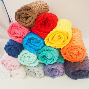 Minky Dimple Polka Dot Vải <span class=keywords><strong>Cuddle</strong></span> Mềm Bong Bóng Dot Polyester Ba Lan Vải Cho Chăn Em Bé Sử Dụng - Product Image 4