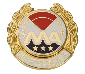 Tùy Chỉnh 3D Cắt Để Hình Dạng Vàng Kim Loại Brass Kẽm Hợp Kim <span class=keywords><strong>Pin</strong></span> Huy Hiệu - Product Image 2