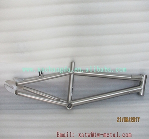 Telaio per Bicicletta BMX in Titanio Personalizzato e Resistente, 20 Pollici, con Filettatura BSA - Product Image 3