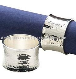 Ensemble d'anneaux de serviette en laiton élégant et moderne pour la salle à manger Design concave martelé en argent Porte-serviettes en métal élégant pour les fêtes - Product Image 2
