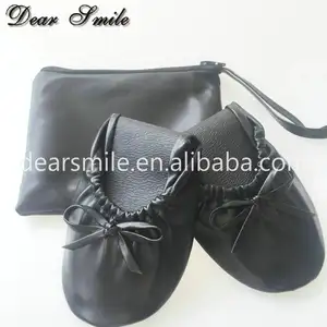 Toptan klasik siyah katlanabilir bale ayakkabıları kadın düz yuvarlanabilir balerin ayakkabı ofis için eşleşen çantası