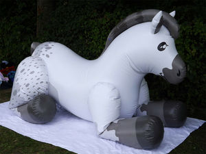 Individuell Gestaltetes Großes Aufblasbares Belgisches Kaltblut von Puffy Paws - Product Image 3