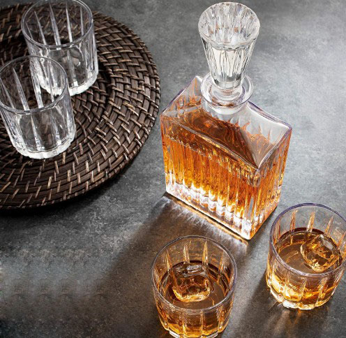 Liquor Decanter & 4 Whiskey Glass Set Perfect Whiskey Decanter Set for Scotch