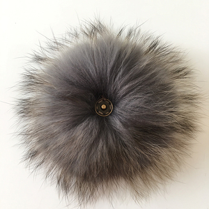 Vente en gros de pompons détachables en fourrure de renard pelucheux à encliqueter boule de fourrure de raton laveur pour bonnet, chapeaux, accessoires de vêtement en peau - Product Image 5
