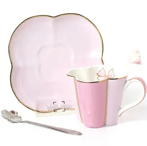 Fashion Unique Tea Cup Set Großhandel Sweet Ceramic Tea Cup und Untertasse Tasse und Untertasse mit Löffel