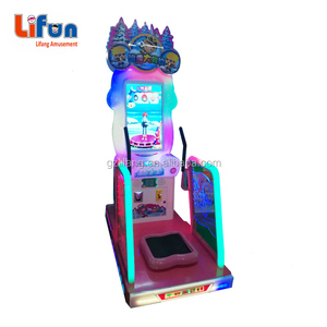 Lifang LF-AG058 Machine <span class=keywords><strong>de</strong></span> jeu d'arcade vidéo <span class=keywords><strong>de</strong></span> <span class=keywords><strong>ski</strong></span> pour enfants, à monnayeur, avec système <span class=keywords><strong>de</strong></span> récompense par loterie, en bois et plastique, écran 32 pouces - Product Image 2