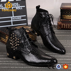 <span class=keywords><strong>Stivali</strong></span> a Punta di Tendenza Britannica con Decorazioni in Strass, <span class=keywords><strong>Stivali</strong></span> da Uomo in Pelle di Buona Marca - Product Image 2
