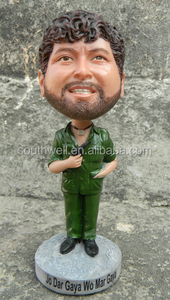 Statuette in Resina Personalizzate di Alta Qualità Bambole con Testa Oscillante Figure Famose in Resina Bobble Head - Product Image 6