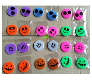 Khuyến Mại Cao Vis Tùy Chỉnh Hình Trái Tim Vòng Phim Hoạt Hình Mặt Dây Chuyền Vòng Chìa Khóa Giá Rẻ Quà Tặng Nhỏ Phản Quang Mềm PVC Keychain Móc Áo - Product Image 2