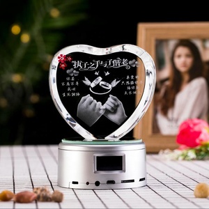 <span class=keywords><strong>Cadre</strong></span> photo en cristal gravé en 3D personnalisé, en forme de cœur, cadeau de mariage, gravure laser transparente, <span class=keywords><strong>cadre</strong></span> photo rotatif en bois - Product Image 1