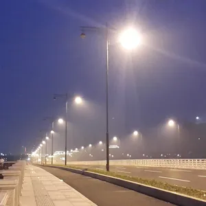 Tiang Baja Produsen 6M 7M 8M 9M 10M 11M 12M 13M Q345 baja LED Disesuaikan Tiang Penerangan Jalan Umum