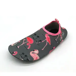 Slip-On Sepatu Air Flamingo Anak-anak Pria Wanita Sepatu Air Sepatu Aqua Flamingo Kaus Kaki Air