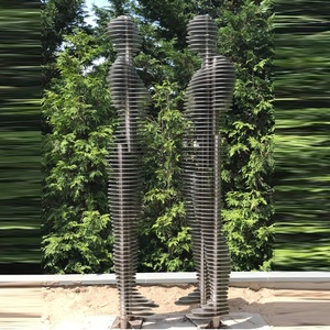 Grande Scultura Moderna Astratta in Metallo di Figura Umana - Product Image 2