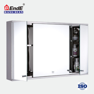 Mueble de Baño Moderno Grande de 3 Puertas, Montado en la Pared, con Espejo de Vidrio y Acero Inoxidable - Product Image 3