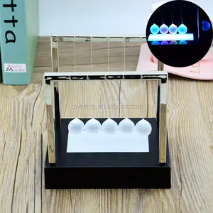 Luce up di Newton Cradle balance ball