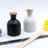 खुशबू विसारक इत्र के लिए मैट काले कांच की बोतल सौंदर्य प्रसाधन कंटेनर