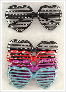 Kính Màn Trập Màu Đủ Loại Mẫu Miễn Phí 2021 Kính Râm Hình Trái Tim Tiệc Tùng - Product Image 3