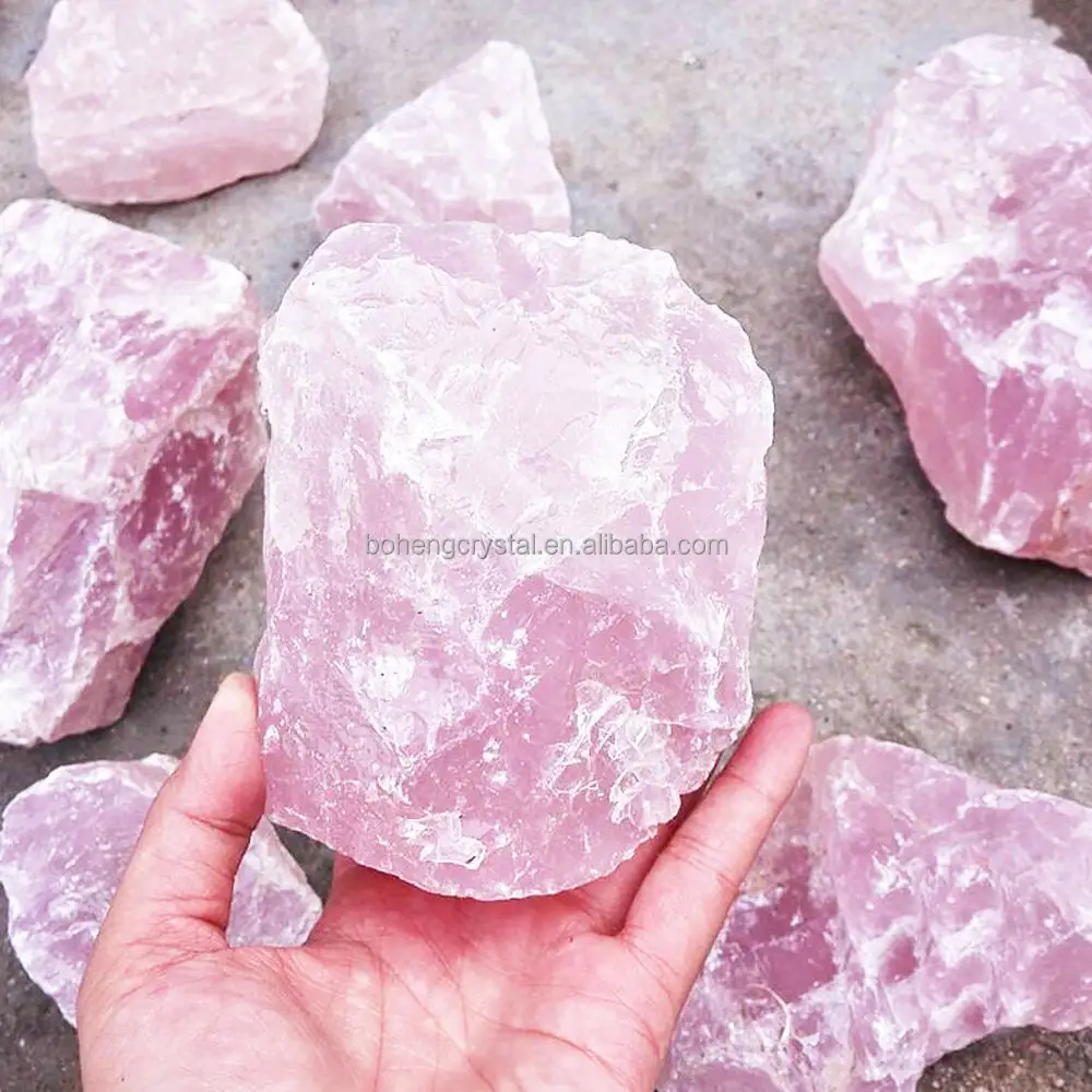 Большой натуральный грубый образец камня из розового кварца