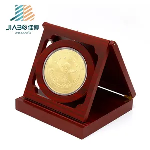 定制软搪瓷金属合金黄金挑战硬币，带木质旋转展示盒