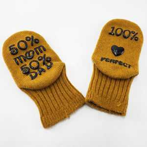 Vente en gros Coffret cadeau pour bébé Chaussettes bébé, 4 paires de chaussettes en <span class=keywords><strong>laine</strong></span> drôles pour nouveau-né, Chaussettes bébé antidérapantes chaudes pour l'hiver - Product Image 5