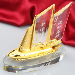 Shining Miễn Phí Logo 3D Khắc Tùy Chỉnh Pha Lê Thủy Tinh Thuyền Buồm Mô Hình Cho Quà Tặng Lưu Niệm Thuyền Thuyền Mô Hình Pha Lê - Product Image 3