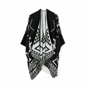 <span class=keywords><strong>Poncho</strong></span> d'hiver à carreaux en laine mérinos tricoté de qualité pour femmes - Product Image 1