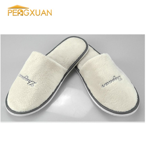 Custom sheraton hotel slippers embroidery standard bedroom 5 star hotel slippers