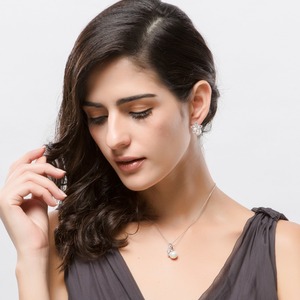 LUOTEEMI Perla Della <span class=keywords><strong>Collana</strong></span> Donna Trendy Romantico Imitazione Pearl Shell Con Zircone Diamante <span class=keywords><strong>Collana</strong></span> del Trifoglio del Foglio - Product Image 3