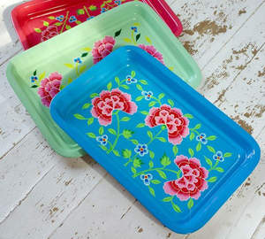 Lot de 3 plateaux de service élégants et durables pour le micro-ondes, couleurs vives, peints à la main, pour la cuisine ou la décoration intérieure. - Product Image 1