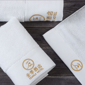 Serviette <span class=keywords><strong>de</strong></span> <span class=keywords><strong>toilette</strong></span> 100% <span class=keywords><strong>coton</strong></span> avec logo brodé - Product Image 4
