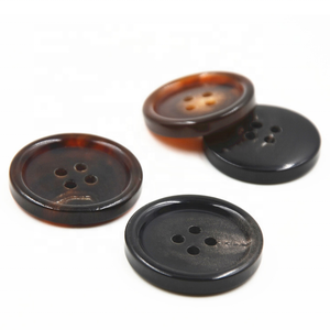 <span class=keywords><strong>Boutons</strong></span> en corne naturelle de <span class=keywords><strong>haute</strong></span> qualité à 4 trous pour vêtements - Product Image 2