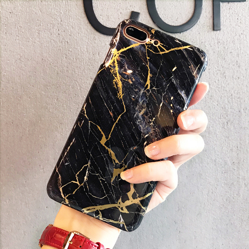 สีดำสีเขียว