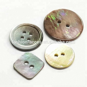 Botón de concha de agoya natural de dos agujeros/cuatro agujeros a la moda - Product Image 6